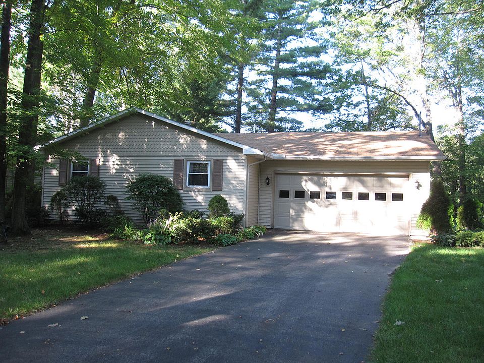1st image of 3357 N Douglas Dr