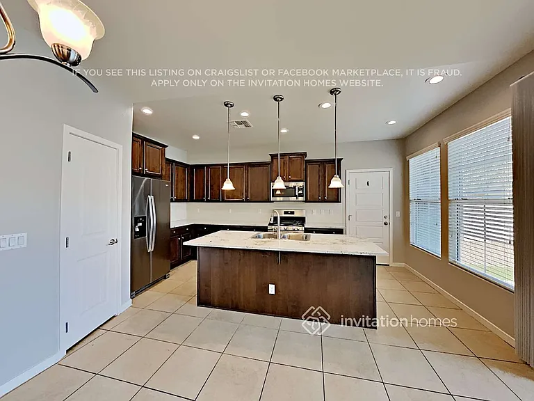 2713 S Valle Verde — Photo 8