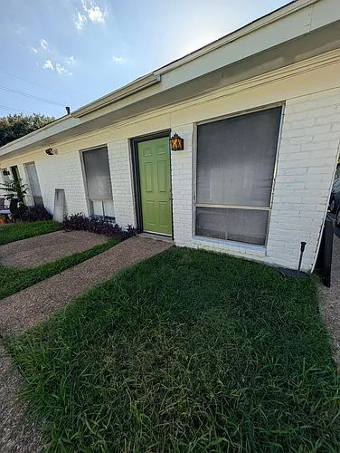 618 W 51st St Photo 1