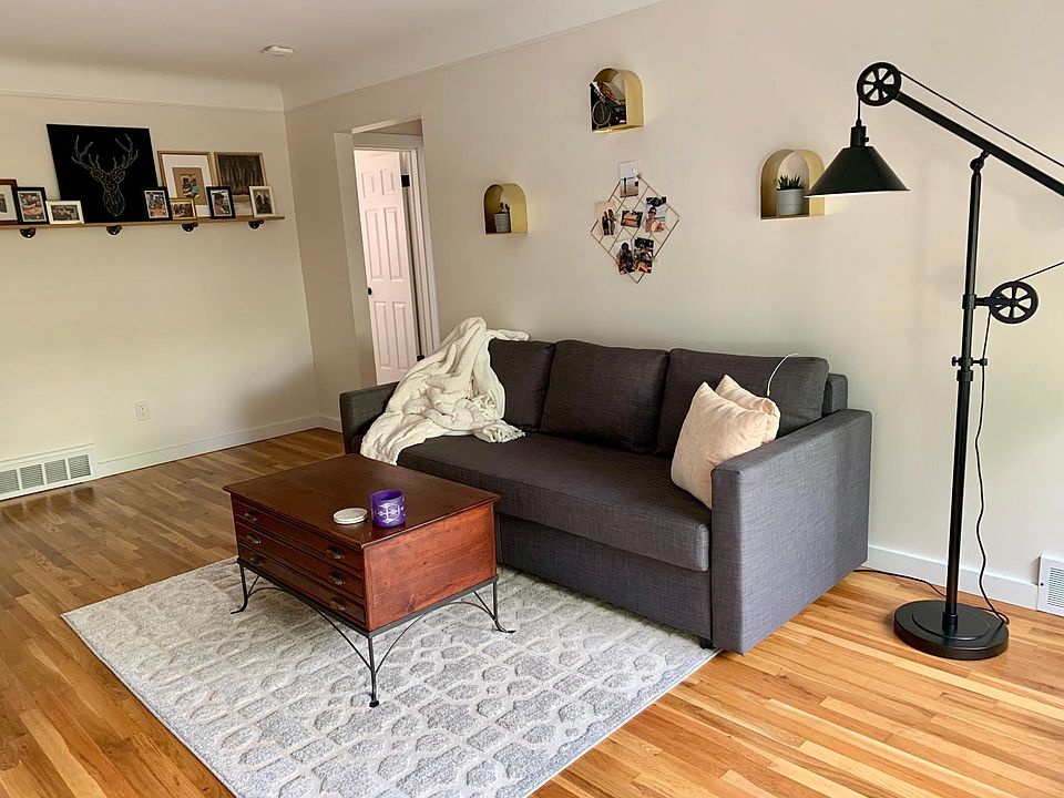1st image of 1220 E Lincoln Ave
