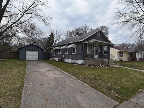 4th image of 1305 Magnolia Ave