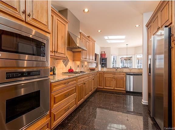 5th image of 5117 Lindstrom Dr