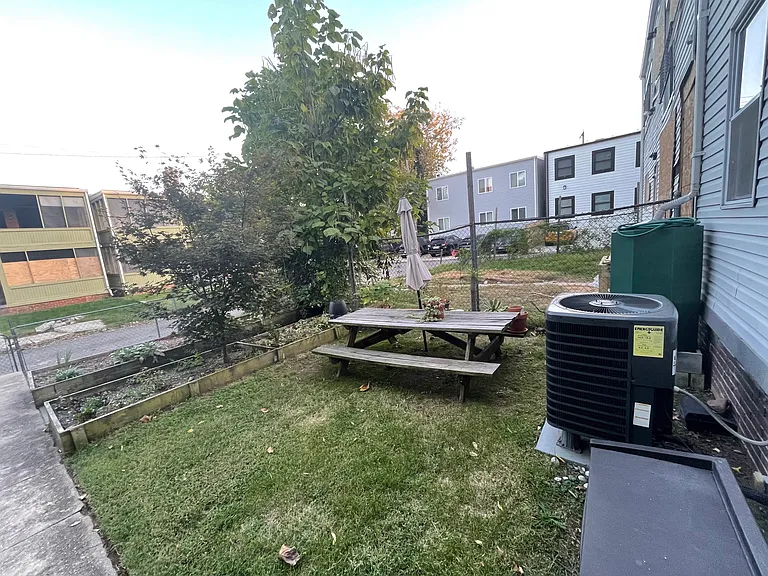3915 9th St NE #2 — Photo 9