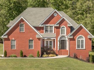8827 Dayflower Dr, Ooltewah, TN 37363