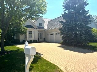 1775 W Newport Ct, Lake Forest, IL