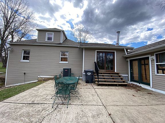 2nd image of 4760 Burlington Pike