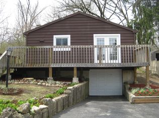 8709 Gardner Rd, Fox River Grove, IL 60021