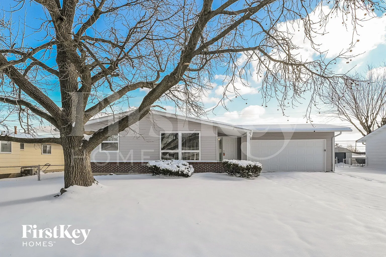 2850 Radcliffe Dr photo 1