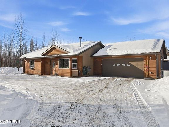 2nd image of 582 N Beaver Lake Rd