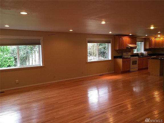 4th image of 460 155th Ave SE