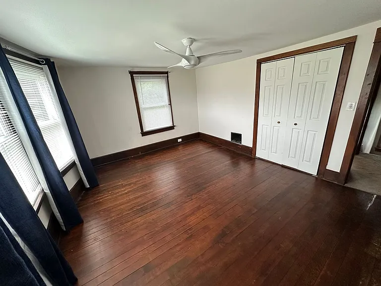 541 W Jersey Ave — Photo 16
