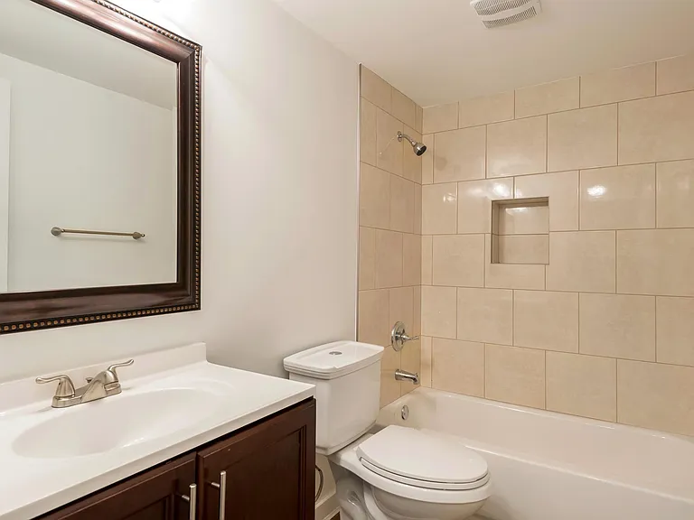 1444 Holly Ln NE — Photo 12