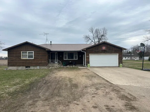 303 Clark St, Ceylon, MN 56121