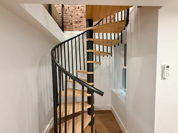 1853 Cornelia Street image 7 of 11