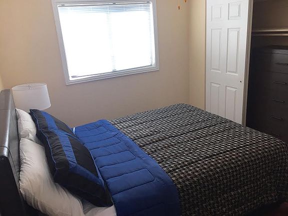 3rd image of 5101 Trowbridge Dr #7EL