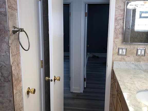 3rd image of 4605 N Sayre Ave APT 1