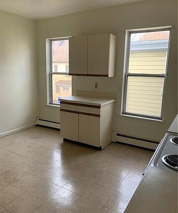 5th image of 638-640 Elm St #2L