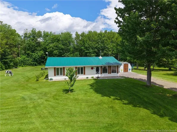 108 Lewis Rd, Coverdale, NB E4J 1G5