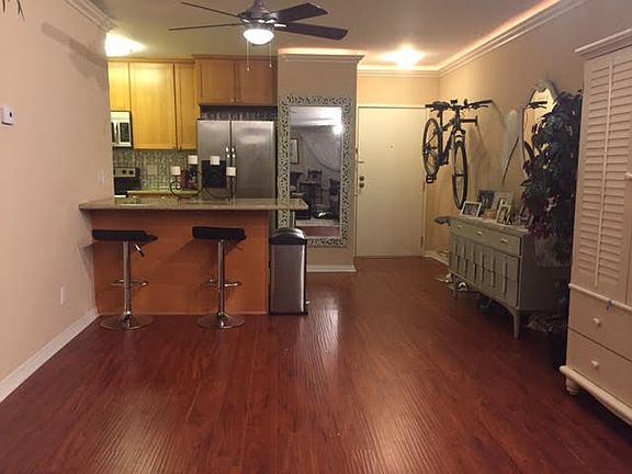 3rd image of 310 N Jackson St #3