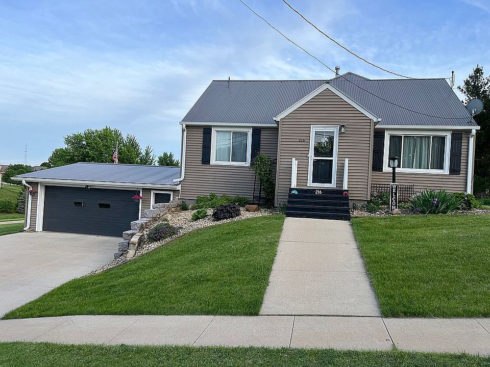 1st image of 216 1st St SE
