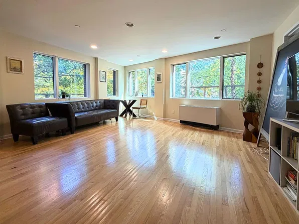 702 Ocean Pkwy APT 2A, Brooklyn, NY 11230