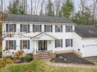 2504 Foxwood Ln, Vestal, NY 13850