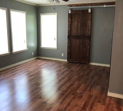 4th image of 1501 W Grand Ave