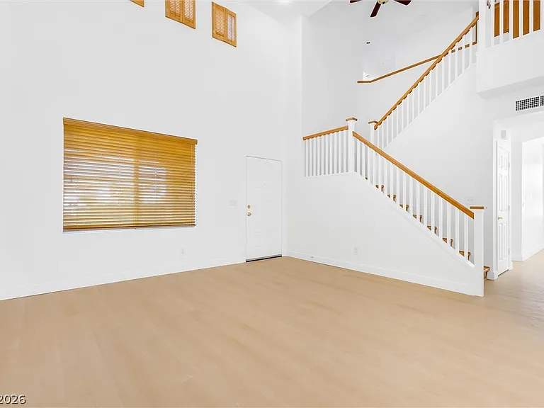 1444 Country Hollow Dr — Photo 5