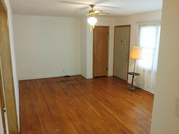 3rd image of 12211 E 52nd Ter