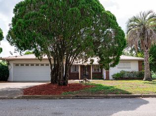 3007 Lakeview Ct, Eustis, FL 32726