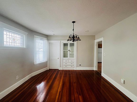 4th image of 235 Beach St #1