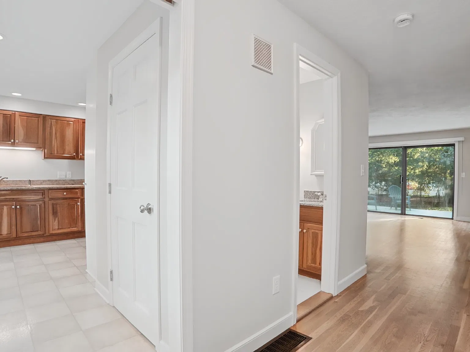 2 bed, 2.5 bath, 1472 sqft, $3,850 — Photo 3