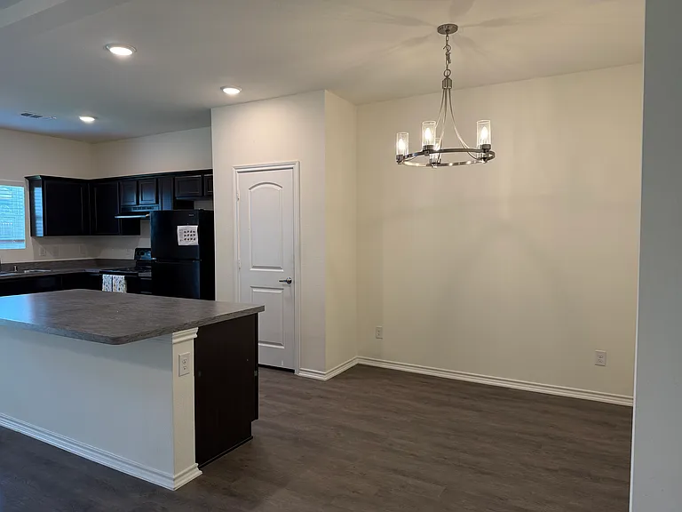 2237 Diamond Dr — Photo 9
