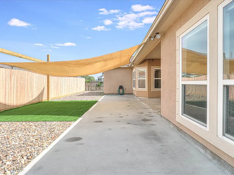 15501 Escapade St — Photo 39