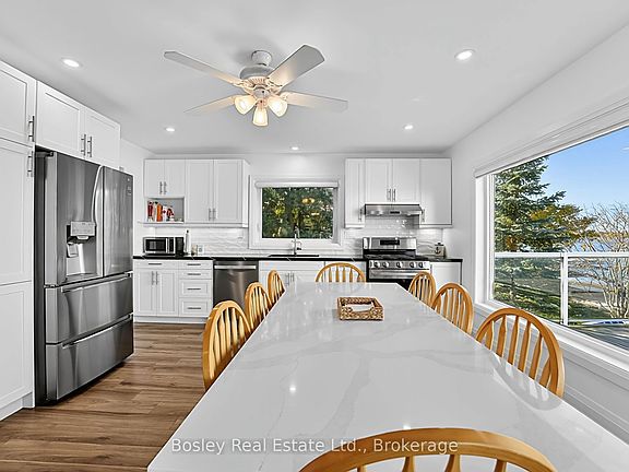 5th image of 42 Robins Point Rd