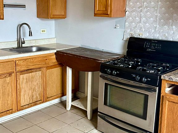 3rd image of 1-5658 S Marshfield Ave #1