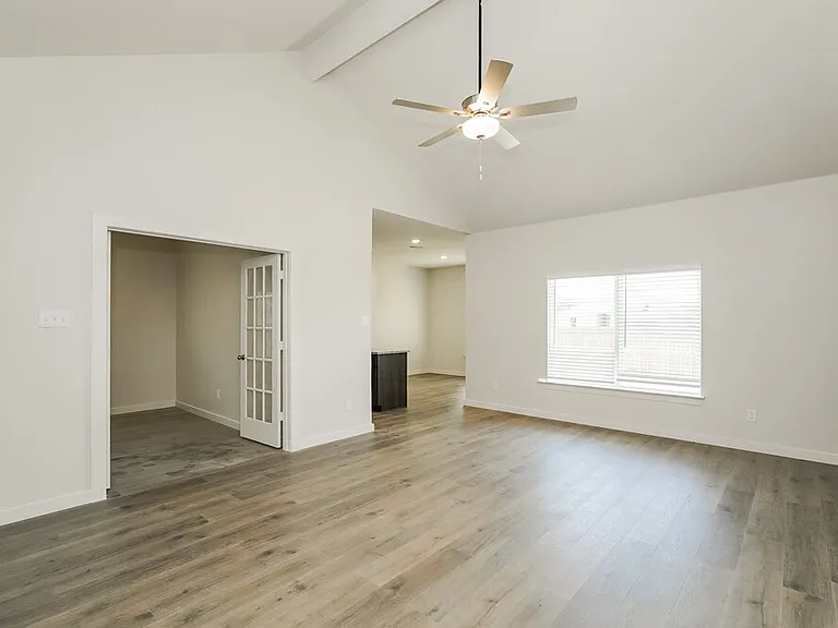 1308 Tilton Dr — Photo 4