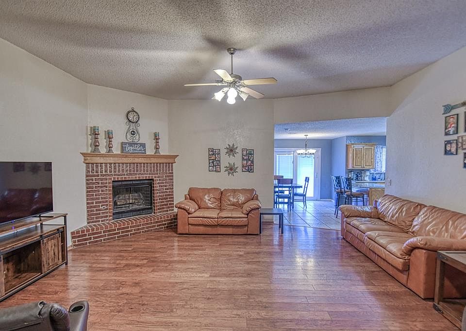 1st image of 305 Amanda Dr