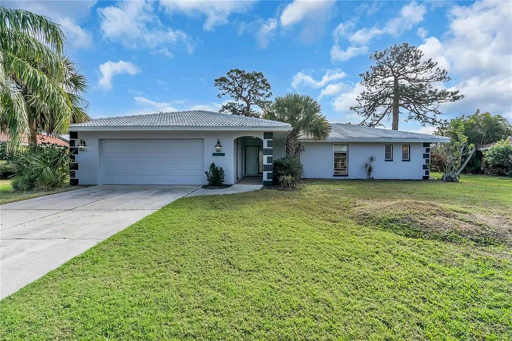 2 bed, 2.0 bath, 1690 sqft, $6,000 — Photo 1