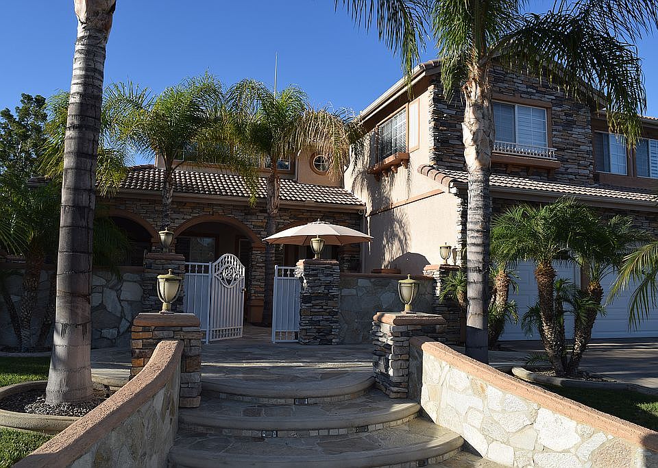 1st image of 1071 La Vaughn Cir