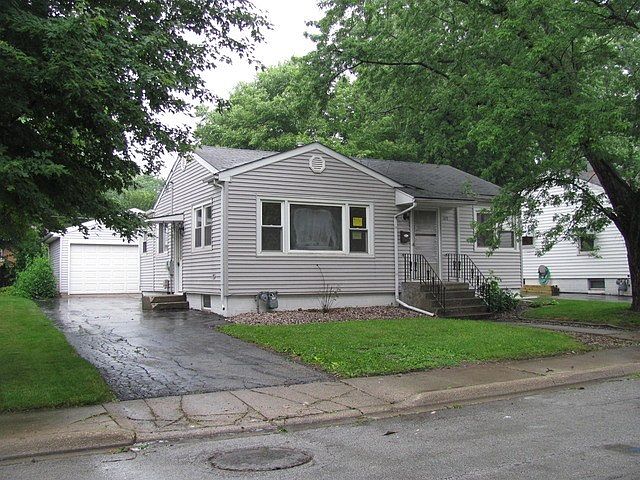 1st image of 109 S Tetrault Ave