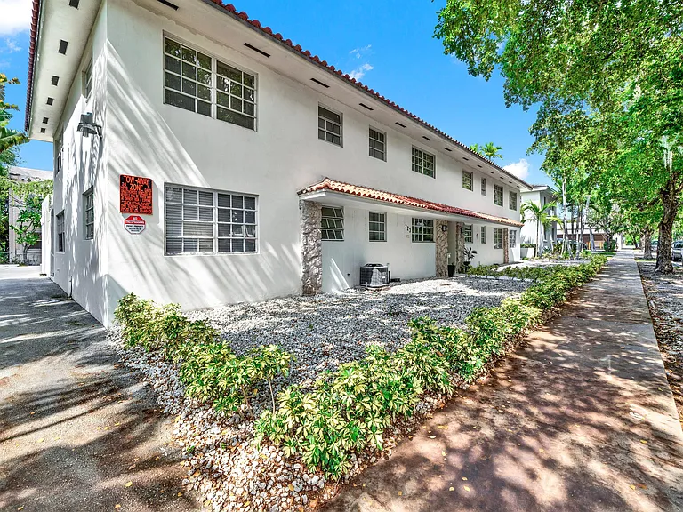223 Antilla Ave — Photo 12