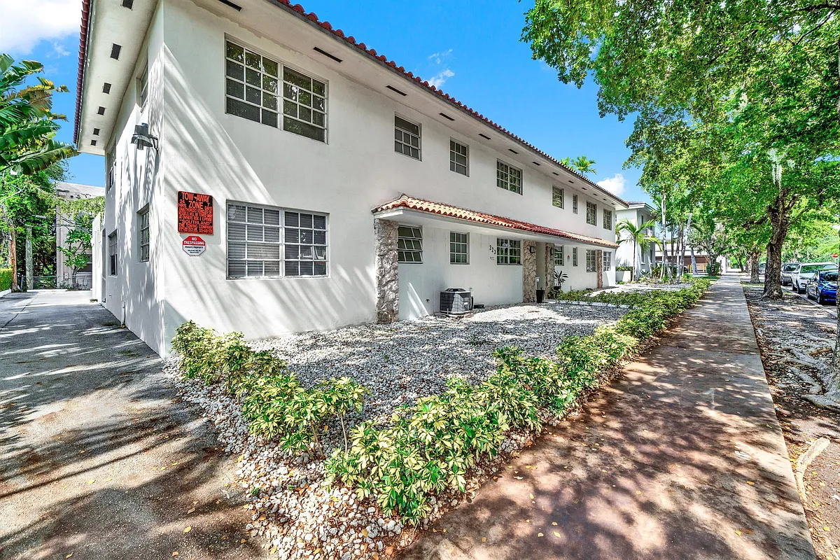 Building Photo - 223 Antilla Ave