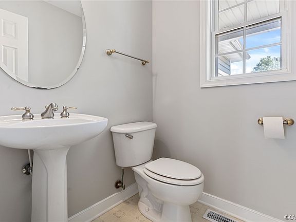 4th image of 10601 Shadrach Ct