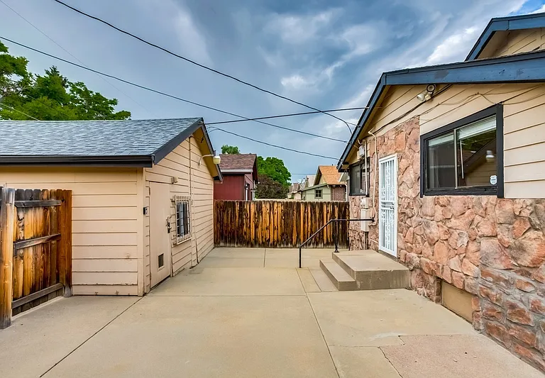 4435 N Clay St — Photo 35