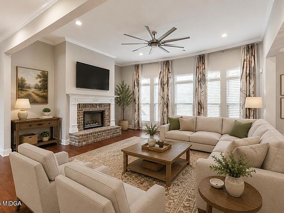 2nd image of 805 Carnegie Ct