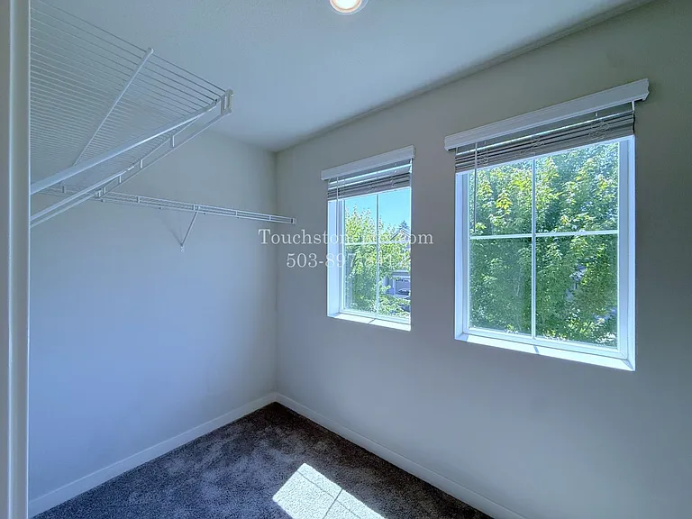 6527 SE Genrosa St — Photo 16