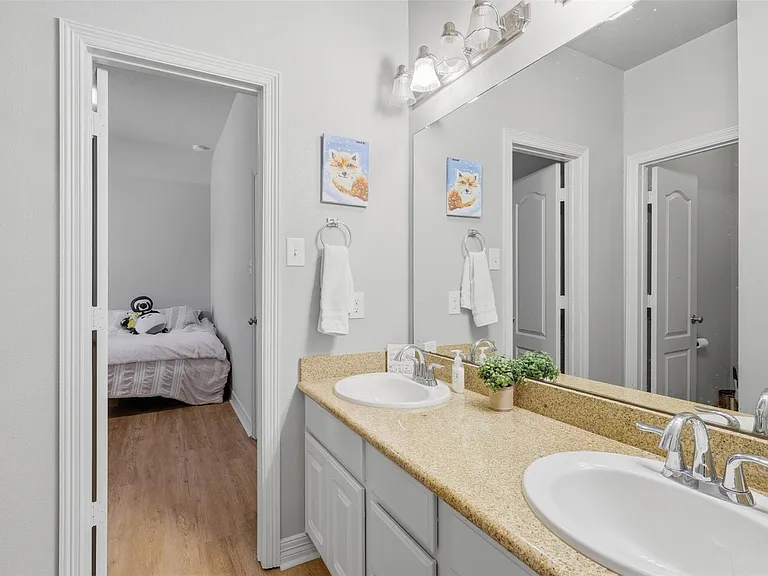 18800 N Bee Cave Springs Cir — Photo 23