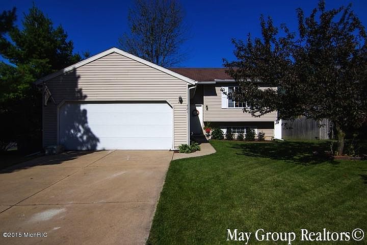 1st image of 421 Macomb Ave NW