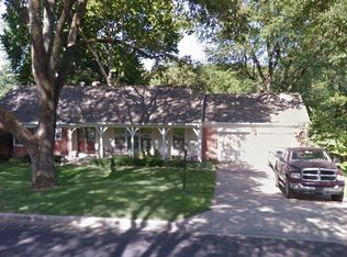 9608 Meadow Ln, Leawood, KS 66206